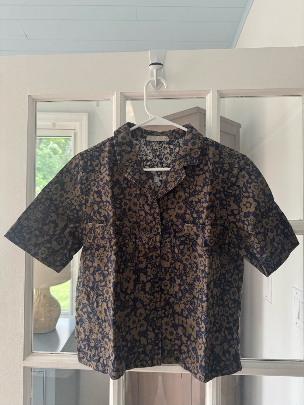 Everlane Navy & Tan Floral Short-Sleeve Shirt Size S